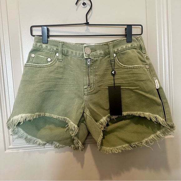 One Teaspoon Pants - NWT One Teaspoon Super Khaki Marlons Shorts Size 24
